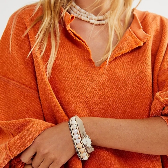 We The Free Tops - EUC We the Free with the band pullover